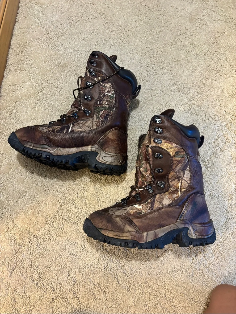 Cabelas rugged hunting